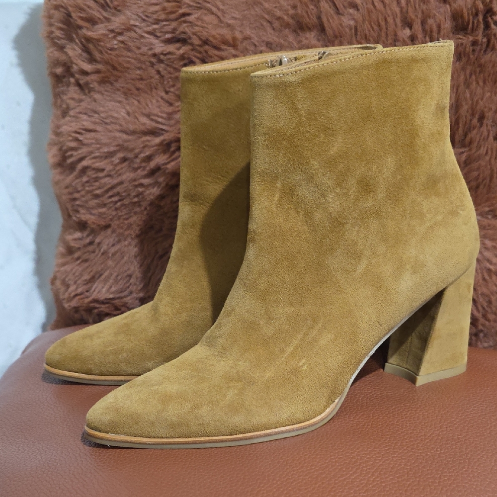Stuart Weitzman Tan Suede Heeled Boots Size 6 1/2